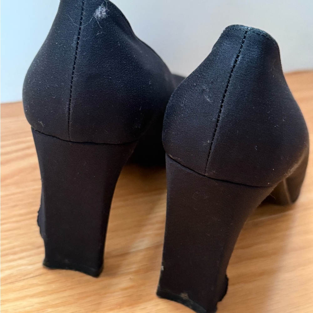 Shoes - Picture 2 of 5